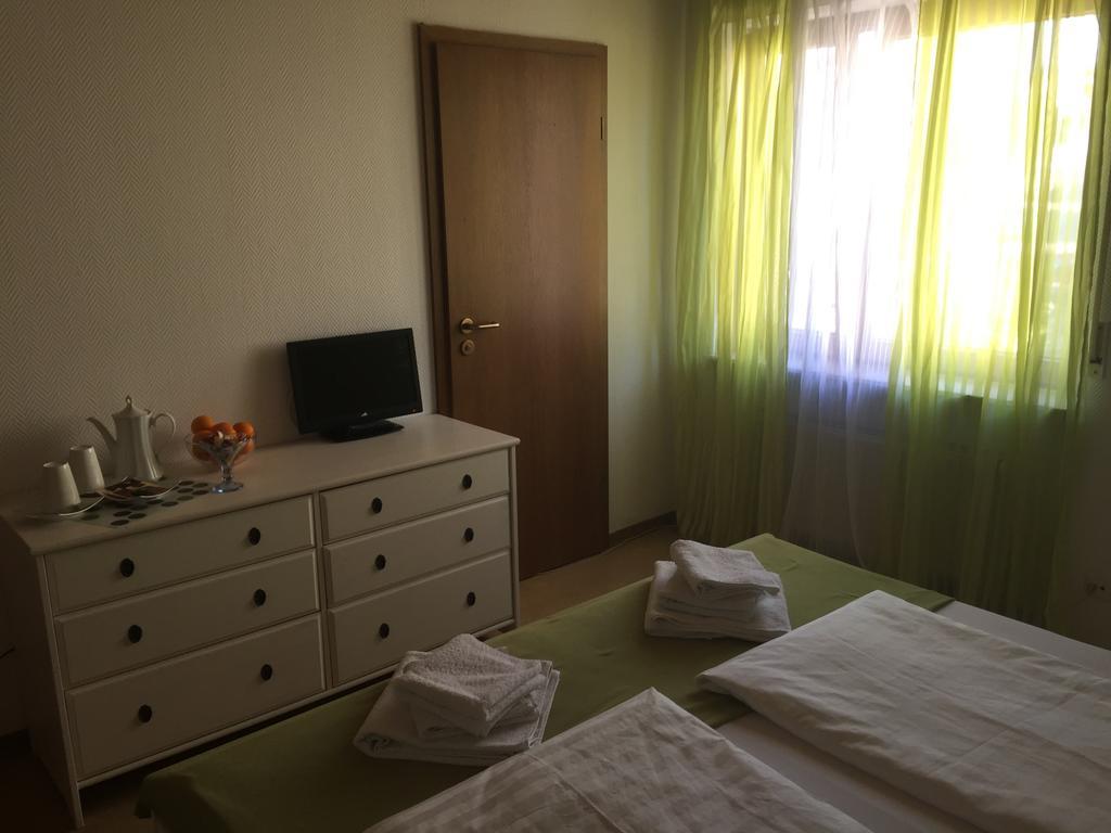 Motels21 Sersheim Room photo