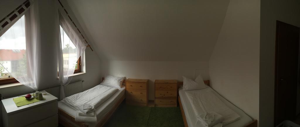 Motels21 Sersheim Room photo